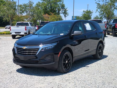 Used 2023 Chevrolet Equinox LS AWD/4WD image 5