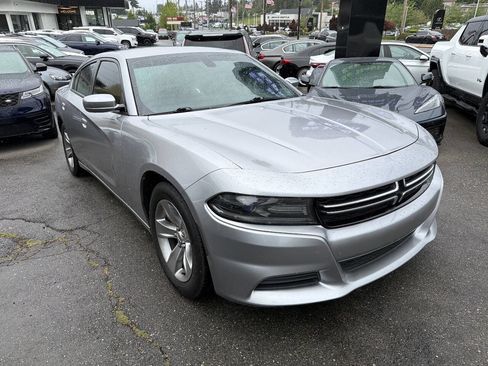 Used 2015 Dodge Charger SE w/ Sport Appearance Group RWD image 4