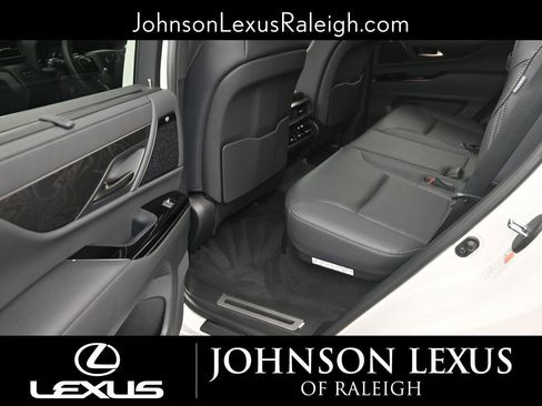 Used 2024 Lexus LX 600 4WD w/ Luxury Package image 13