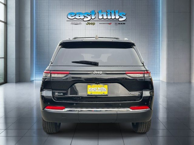 Used 2023 Jeep Grand Cherokee Limited AWD/4WD image 4