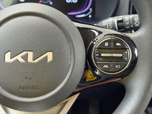 Used 2025 Kia Soul S FWD image 20
