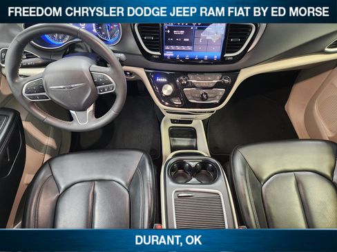 Used 2023 Chrysler Pacifica Touring-L FWD image 20