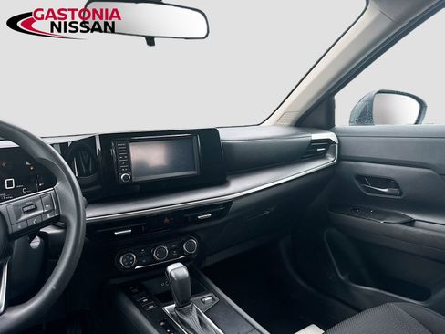 Used 2025 Nissan Kicks S FWD image 29