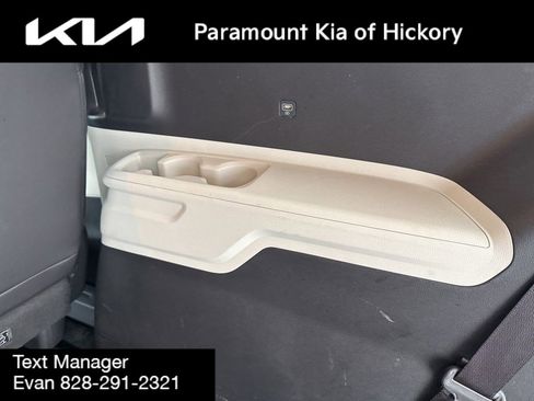Used 2024 Kia Carnival EX image 14