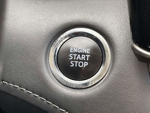 Used 2023 Toyota Highlander LE image 27