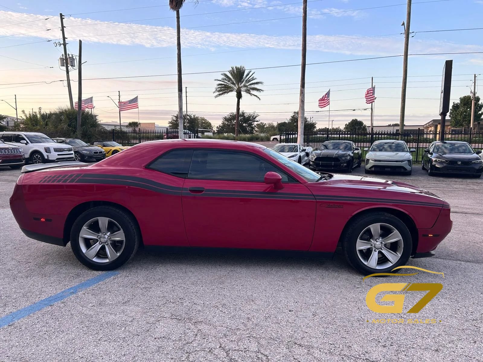 Used 2017 Dodge Challenger SXT RWD image 4