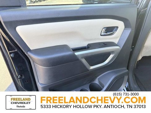 Used 2017 Nissan Titan SV image 16