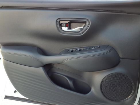 Used 2024 Honda HR-V LX image 16