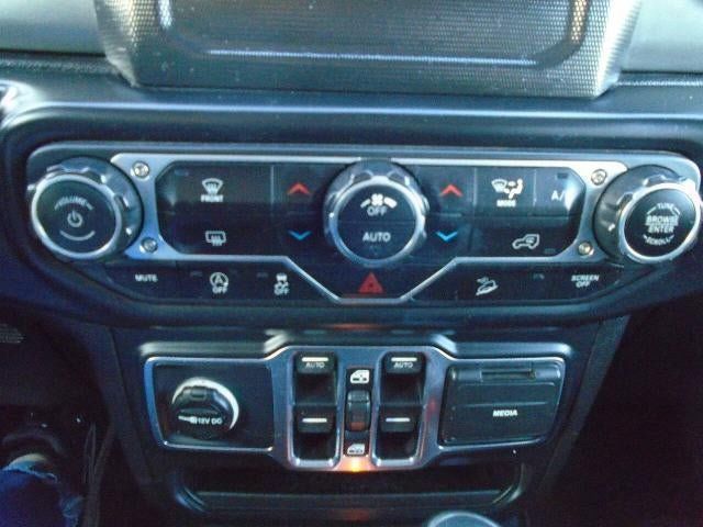 Used 2019 Jeep Wrangler Unlimited Sahara AWD/4WD image 13