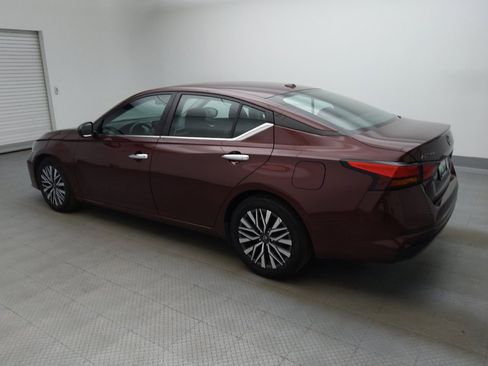 Used 2025 Nissan Altima 2.5 SV FWD image 3