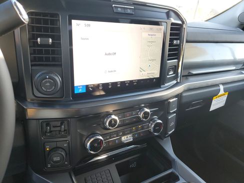 New 2026 Ford F250 Lariat w/ Black Appearance Package image 26