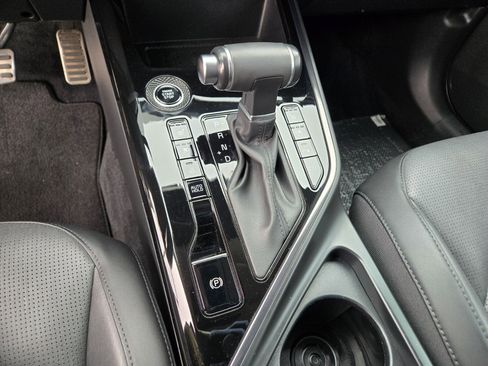 Certified 2023 Kia Niro SX Touring image 22