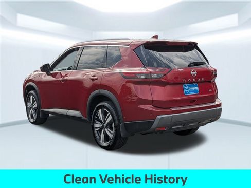 Used 2025 Nissan Rogue SL image 4