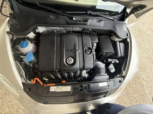 Used 2013 Volkswagen Beetle 2.5 image 26