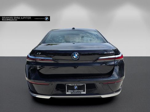 Certified 2023 BMW i7 xDrive60 w/ Parking Assistance Package AWD/4WD image 5