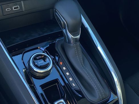 New 2026 GMC Canyon Elevation w/ LPO, Black Badging Package image 24