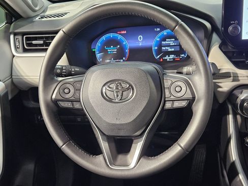 Used 2025 Toyota RAV4 Limited FWD image 27