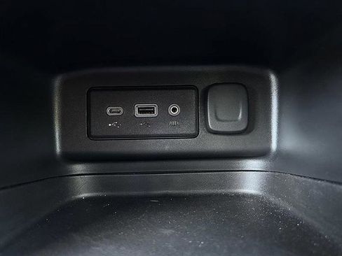 Used 2023 Chevrolet Equinox LS FWD image 20