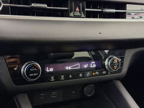 Used 2024 Mitsubishi Outlander SE Black Edition image 20