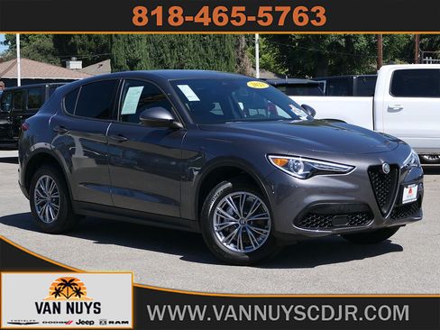 Used 2023 Alfa Romeo Stelvio Sprint RWD image 1
