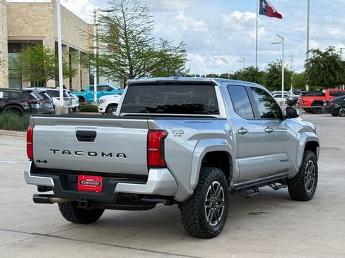 Used 2025 Toyota Tacoma TRD Sport image 4