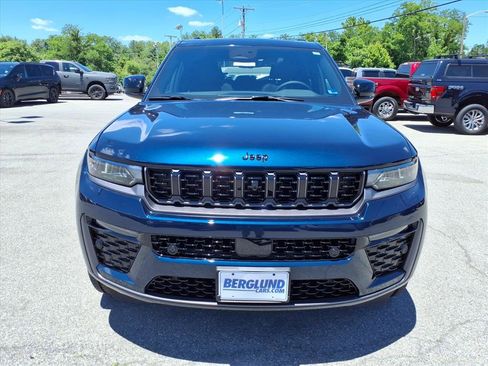New 2026 Jeep Grand Cherokee Limited AWD/4WD image 9