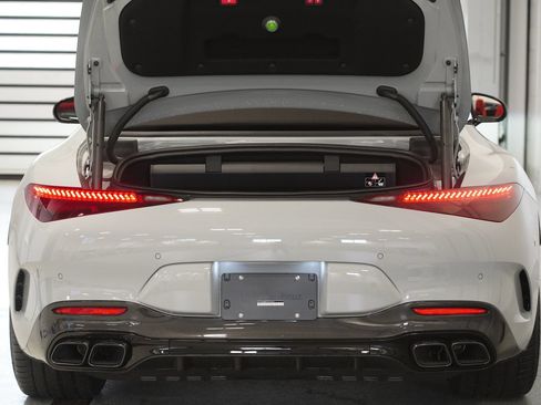New 2026 Mercedes-Benz SL 63 AMG 4MATIC image 39