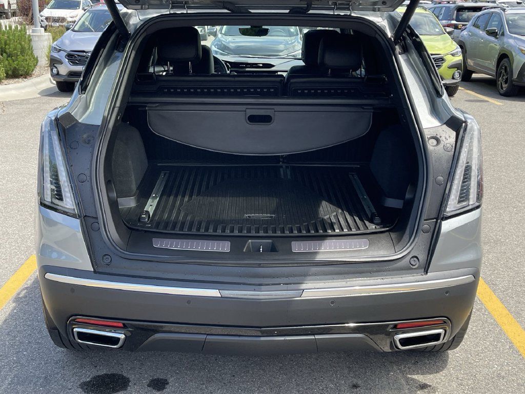 Used 2023 Cadillac XT5 Sportv w/ Technology Package AWD/4WD image 9
