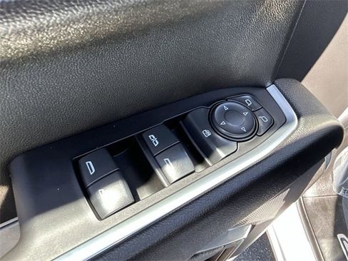 Used 2022 Chevrolet Silverado 1500 LT image 20