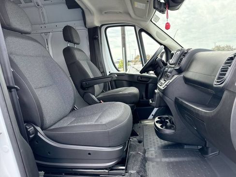 Used 2025 RAM ProMaster 2500 w/ Safety Group FWD image 15