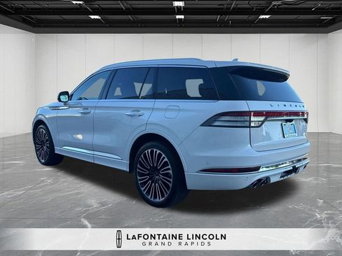 Certified 2023 Lincoln Aviator Black Label w/ Class IV Trailer Tow Package AWD/4WD image 3