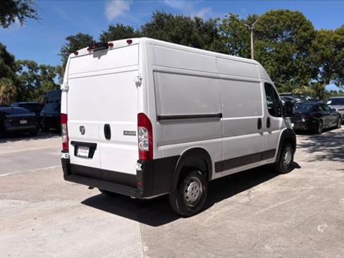 Used 2025 RAM ProMaster 2500 w/ Convenience Group FWD image 8