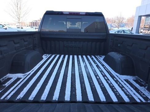 Used 2023 GMC Sierra 1500 AT4 w/ AT4 Preferred Package image 4