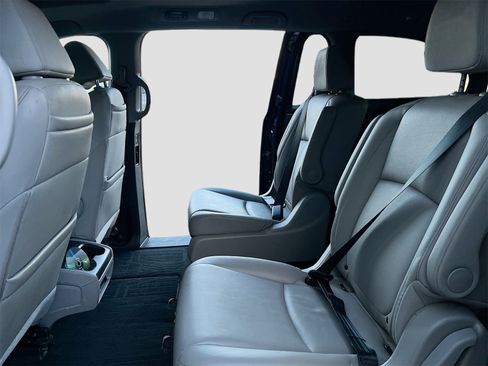 Used 2023 Honda Odyssey Touring image 25