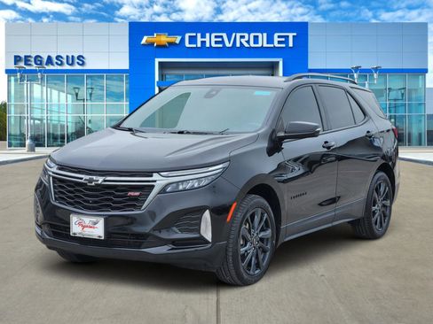 Used 2022 Chevrolet Equinox RS w/ RS Leather Package FWD image 2