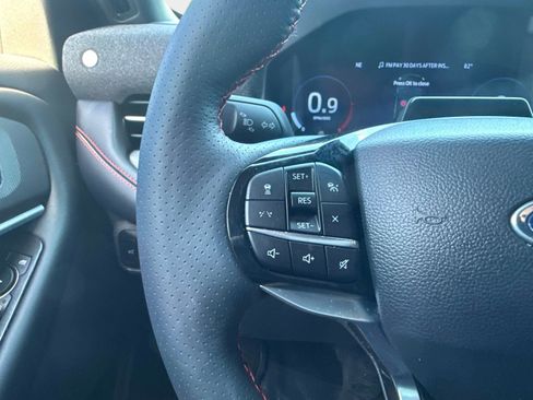 Used 2025 Ford Explorer ST-Line w/ Premium Package image 34