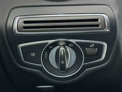 Used 2018 Mercedes-Benz C 300 4MATIC Sedan image 16