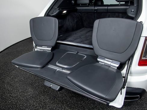 Used 2019 Rolls-Royce Cullinan AWD/4WD image 10