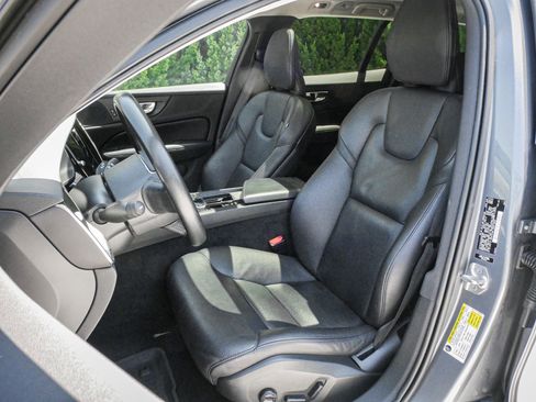 Used 2021 Volvo V60 T5 Cross Country AWD/4WD image 16