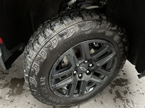 Used 2022 Chevrolet Silverado 1500 LT Trail Boss w/ Protection Package image 11