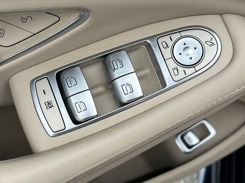 Used 2015 Mercedes-Benz S 550 Sedan image 13