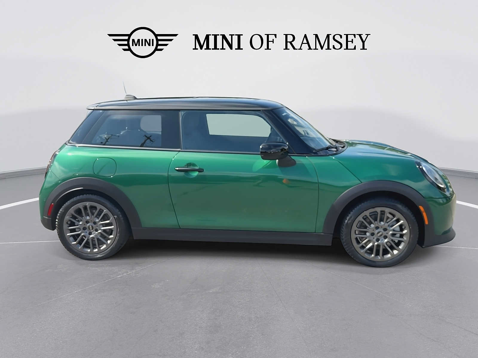 Used 2026 MINI Cooper 2-Door Hardtop FWD image 9