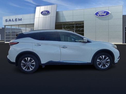Used 2018 Nissan Murano SV image 3