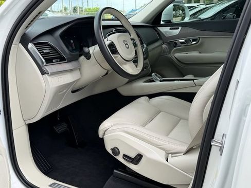 Certified 2025 Volvo XC90 B6 Ultra w/ Protection Package Premier AWD/4WD image 13