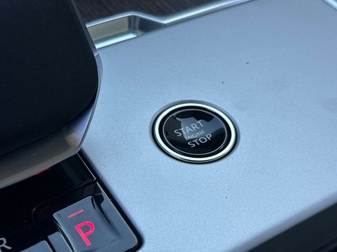 New 2026 Land Rover Range Rover SE image 27