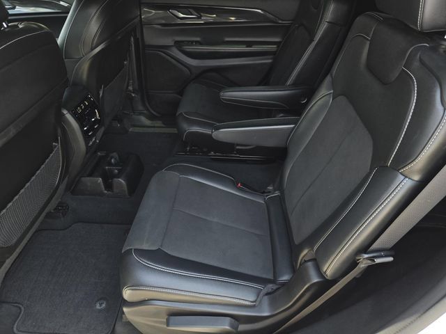 Used 2023 Jeep Grand Cherokee L Laredo AWD/4WD image 27