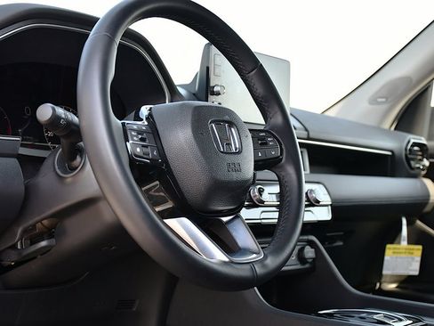 Used 2025 Honda Pilot Touring image 14