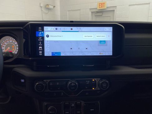 New 2026 Jeep Gladiator Mojave image 12