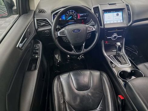 Used 2018 Ford Edge Titanium image 22