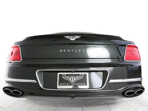 Used 2022 Bentley Flying Spur V8 image 12